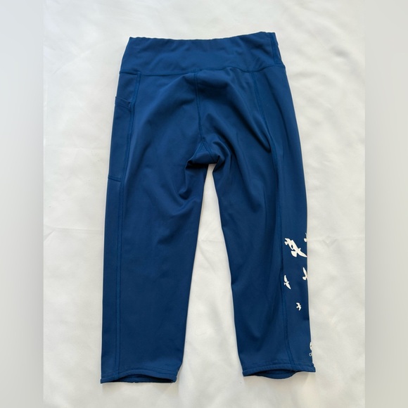Oiselle Blue Cropped Leggings with Bird Design - Picture 3 of 5